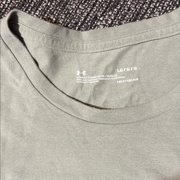 Under Armour Green and Black Short Sleeve Tee - Picture 3 of 4